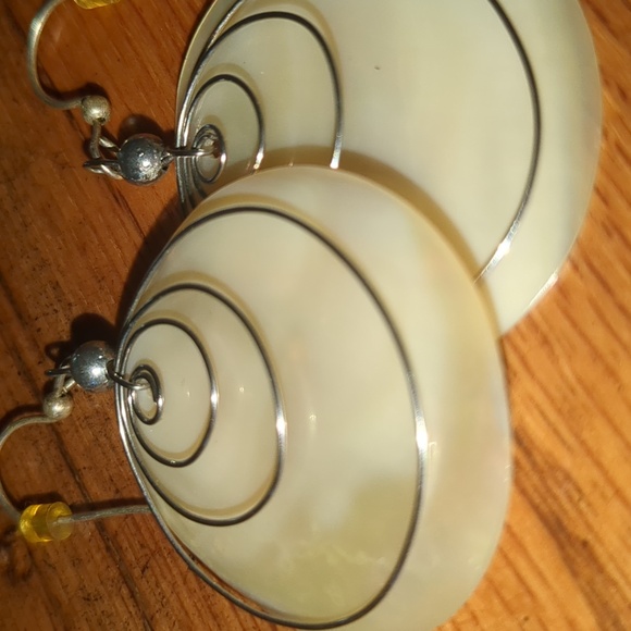 •Mother-of-Pearl Wired Wrapped Round Earrings - Picture 2 of 4